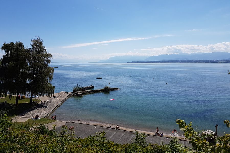 La plage des Trois-Jetées et son sauna